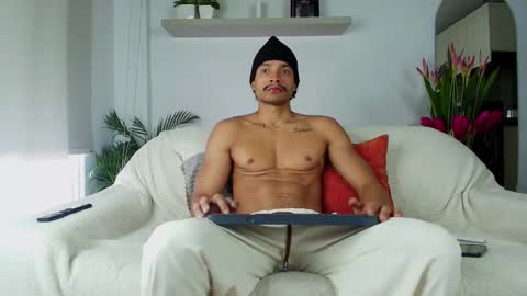 Snapshot of roby_millerr chatting on 11.02.25 roby_millerr online show from 11.02.25