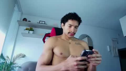 Snapshot of roby_millerr chatting on 11.08.25 roby_millerr online show from 11.08.25