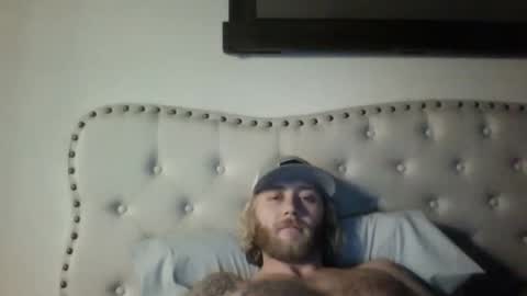 Snapshot of rockhardsurfers chatting on 01.01.25 rockhardsurfers online show from 01.01.25