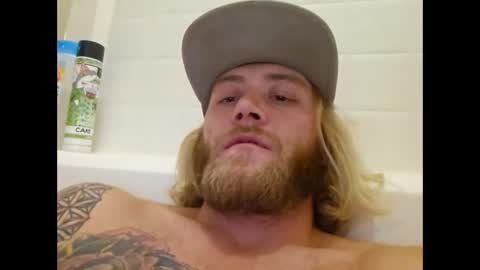 Snapshot of rockhardsurfers chatting on 01.28.25 rockhardsurfers online show from 01.28.25