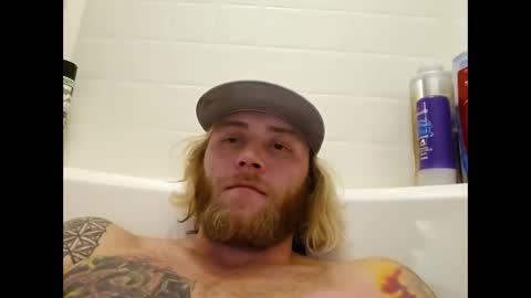 Snapshot of rockhardsurfers chatting on 01.30.25 rockhardsurfers online show from 01.30.25