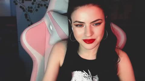 Sophie  online show from 01.04.25