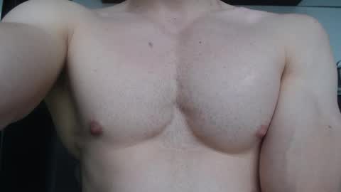 Snapshot of rocky_muscle chatting on 11.20.25 rocky muscle online show from 11.20.25