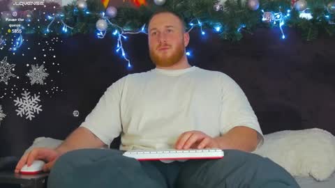 Snapshot of roddy_riss chatting on 12.29.24 Roddy online show from 12.29.24