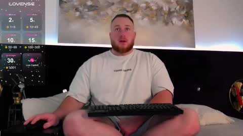 Snapshot of roddy_riss chatting on 11.25.25 Roddy online show from 11.25.25