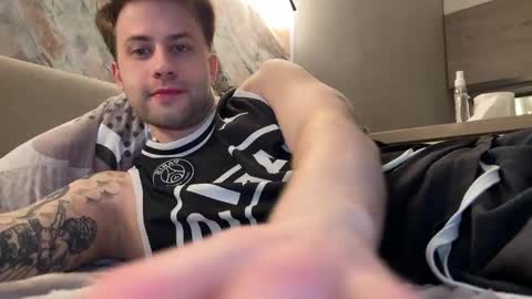 Snapshot of rodrigoveira chatting on 04.05.26 Rodrigo online show from 04.05.26
