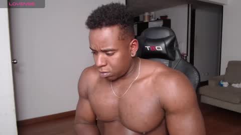 Snapshot of rogger_physique chatting on 01.30.25 Rogger online show from 01.30.25