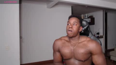 Snapshot of rogger_physique chatting on 02.03.25 Rogger online show from 02.03.25