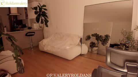 Valery Roldans online show from 11.26.25