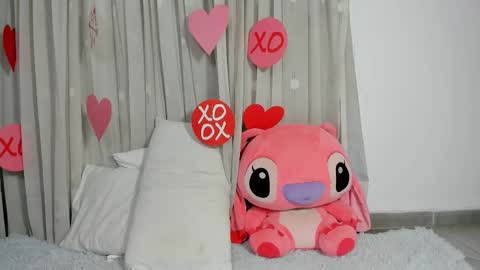 Snapshot of rolyloren chatting on 02.23.25 Marcela online show from 02.23.25