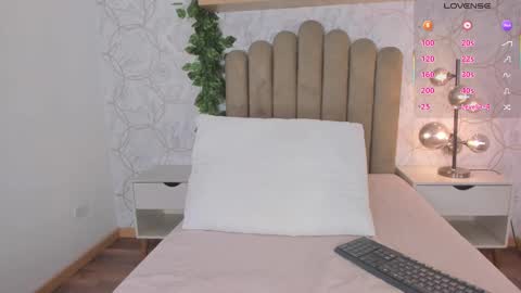   online show from 10.04.25