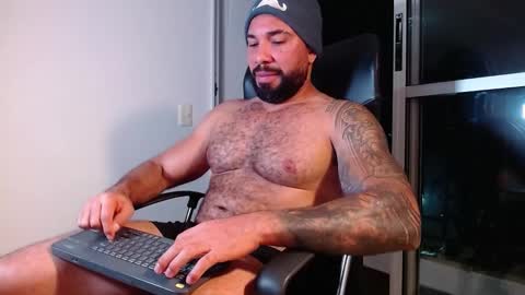 Snapshot of roman_muscle_ chatting on 02.04.25 Roman online show from 02.04.25