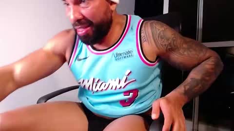 Snapshot of roman_muscle_ chatting on 02.18.25 Roman online show from 02.18.25