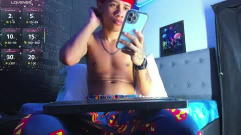 Snapshot of romancartier_ chatting on 06.16.26 Roman Cartier online show from 06.16.26