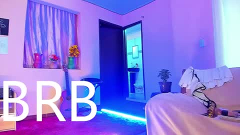 Is A Belle online show from 02.04.25