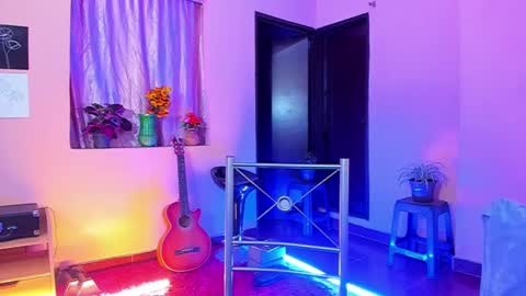 Is A Belle online show from 02.24.25