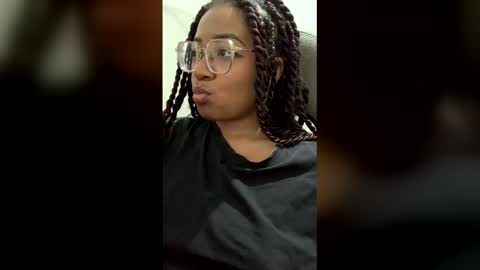 Is A Belle online show from 12.15.25