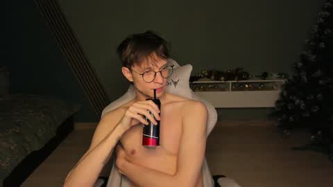 Snapshot of romeo_mercy chatting on 01.06.25 Romeo online show from 01.06.25