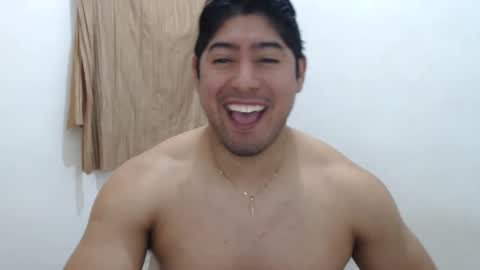 Snapshot of romeo_myroom chatting on 01.26.25 Romeos Room online show from 01.26.25