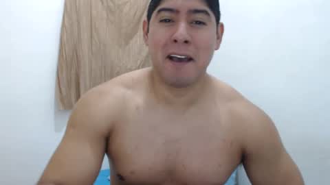 Snapshot of romeo_myroom chatting on 10.12.25 Romeos Room online show from 10.12.25