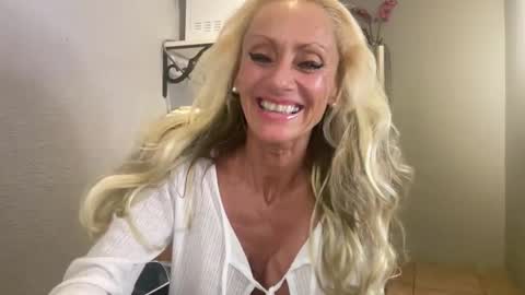 Snapshot of romeodiamond chatting on 12.04.25 romeodiamond online show from 12.04.25