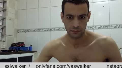 Snapshot of ronnispoto chatting on 03.04.25 ronny online show from 03.04.25