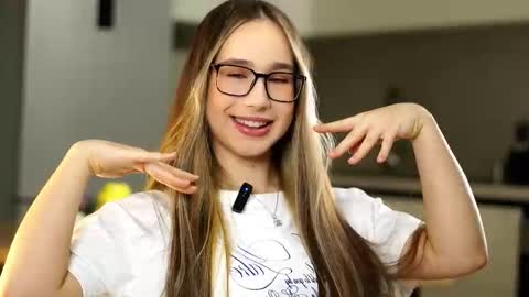 Veronica online show from 11.20.25