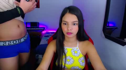 Snapshot of room_kitty chatting on 11.10.25 MIA AND PAUL online show from 11.10.25