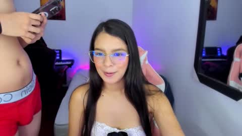 Snapshot of room_kitty chatting on 11.23.25 MIA AND PAUL online show from 11.23.25