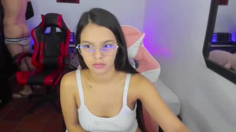 Snapshot of room_kitty chatting on 11.26.25 MIA AND PAUL online show from 11.26.25