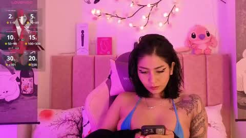 Snapshot of roose_eva chatting on 05.15.26 roose eva online show from 05.15.26