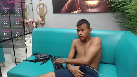 Snapshot of rory_castro chatting on 09.12.25 RORY CASTRO online show from 09.12.25