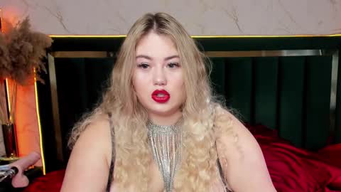 Chloe online show from 02.11.25