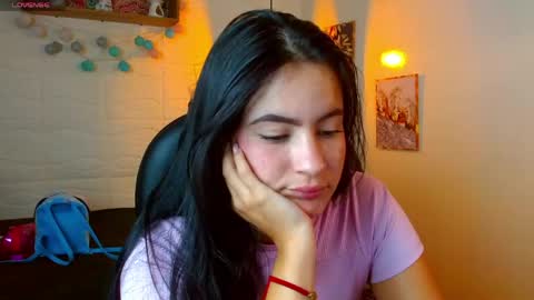 Snapshot of rosaliea chatting on 06.05.26 R O S A L I A online show from 06.05.26