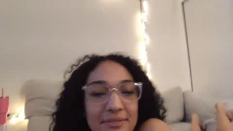 Snapshot of rosalinatoosexy chatting on 01.03.25 Rosalina online show from 01.03.25