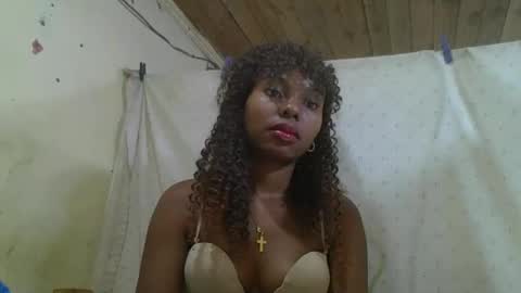 Snapshot of rosalinda933 chatting on 06.02.26 Rosalinda online show from 06.02.26
