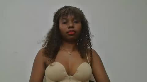 Snapshot of rosalinda933 chatting on 07.18.26 Rosalinda online show from 07.18.26