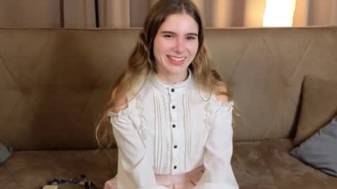 Snapshot of rosalvaulman chatting on 11.26.25 Kylie online show from 11.26.25