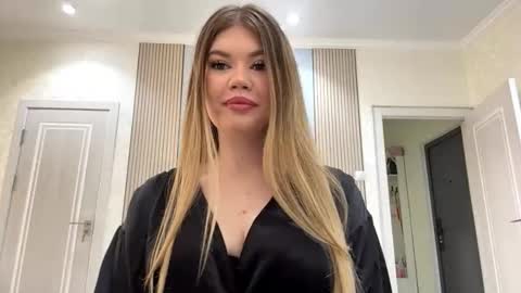 Snapshot of rosalynhouk chatting on 03.01.26 Rosa online show from 03.01.26