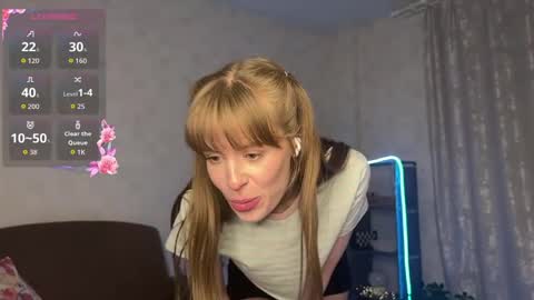 Snapshot of rosamoore chatting on 03.30.26 RoosaMoore online show from 03.30.26