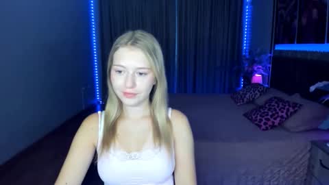 Snapshot of rosarising chatting on 06.02.26 RosaRising online show from 06.02.26