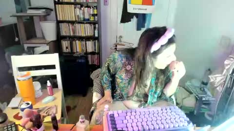 Snapshot of rose257044 chatting on 11.02.25 rose257044 online show from 11.02.25