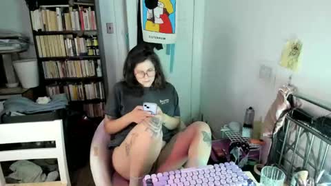 Snapshot of rose257044 chatting on 11.23.25 rose257044 online show from 11.23.25