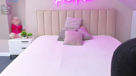 Snapshot of rose_dixon chatting on 12.04.25 Kimberlly online show from 12.04.25