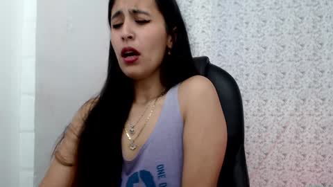 Snapshot of rose_smiley1 chatting on 12.11.24 Rose online show from 12.11.24