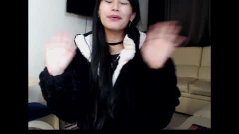 Snapshot of rose_smiley1 chatting on 01.28.25 Rose online show from 01.28.25