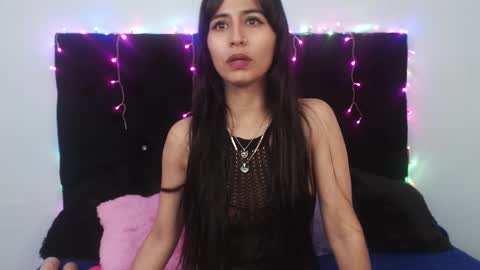 Snapshot of rose_smiley1 chatting on 02.23.25 Rose online show from 02.23.25