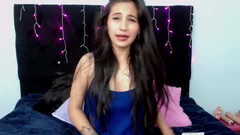 Snapshot of rose_smiley1 chatting on 03.11.25 Rose online show from 03.11.25