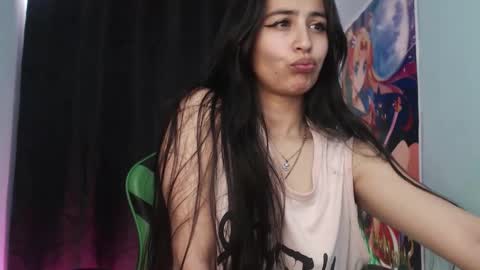 Snapshot of rose_smiley1 chatting on 10.01.25 Rose online show from 10.01.25