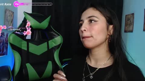 Snapshot of rose_smiley1 chatting on 10.12.25 Rose online show from 10.12.25